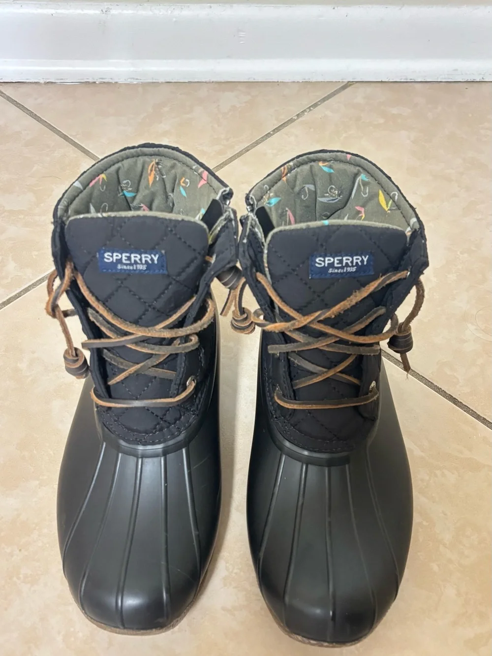 Women’s Sperry Black Quilted Lace-Up Duck Boots Size 7.5